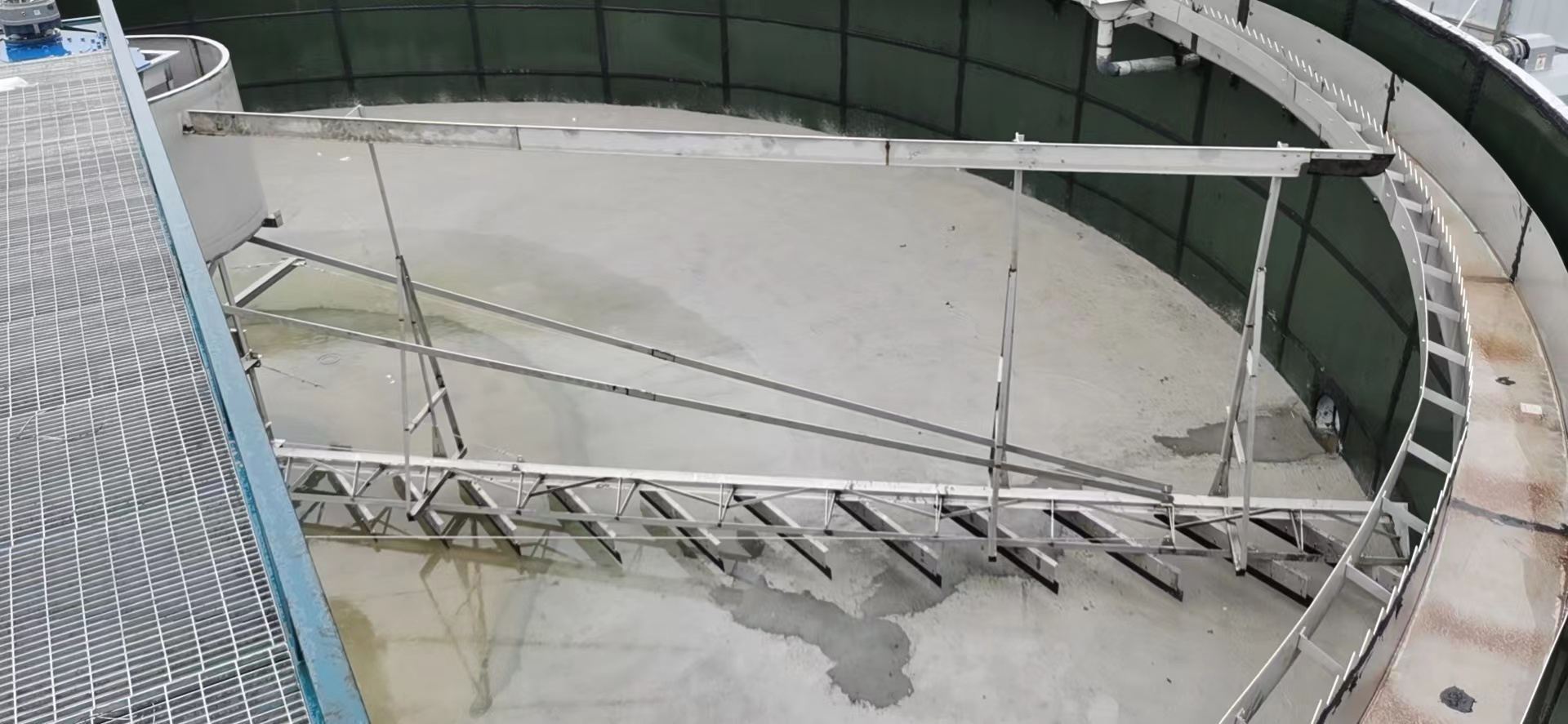 The Benefits of Using a Screw Conveyor Press in Wastewater Treatment